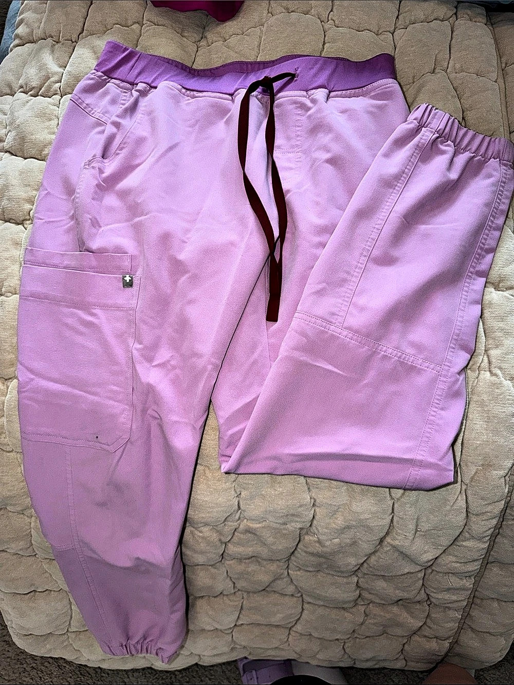 FIGS Jogger Scrub Pants starlight Pink